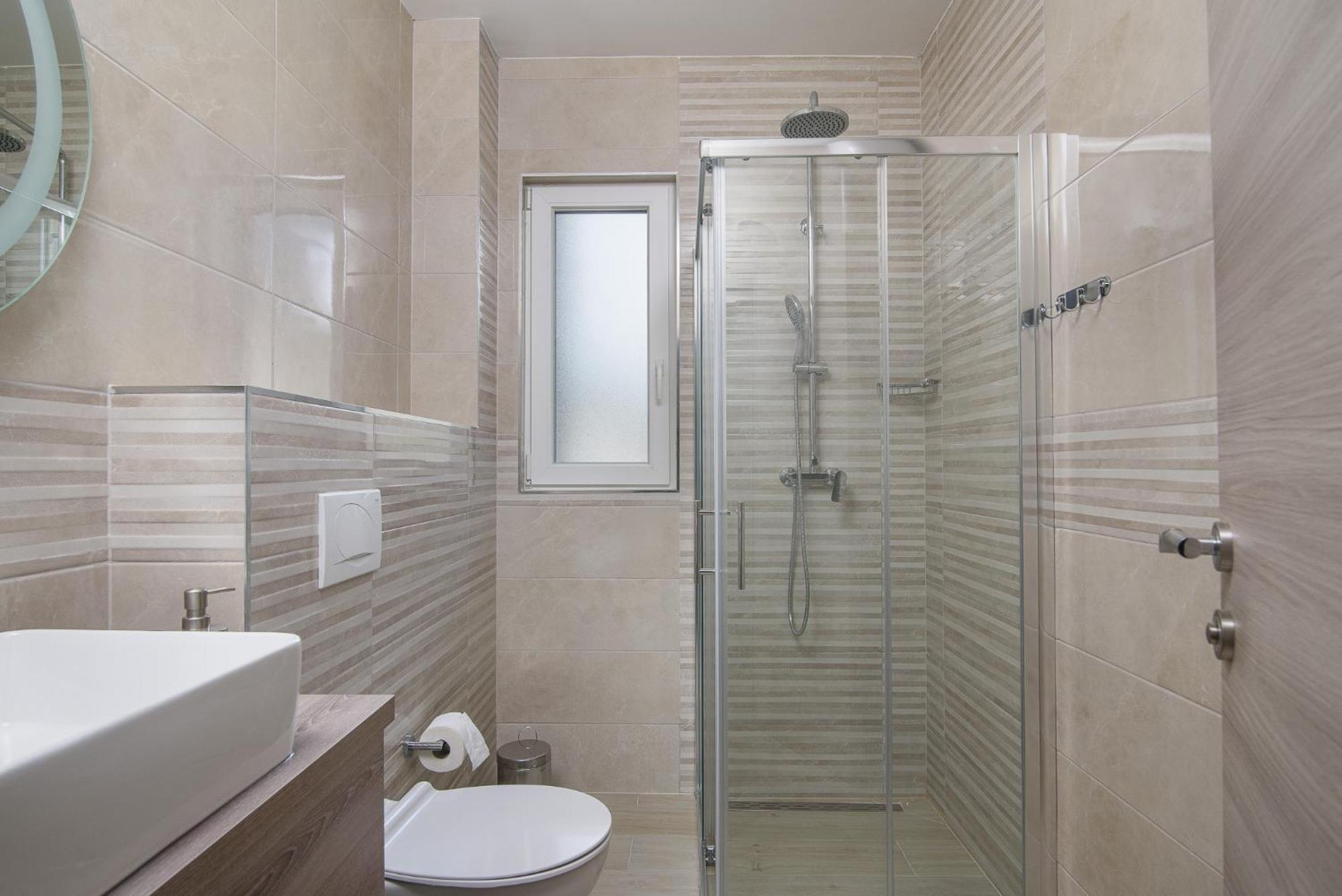 Barbara & Zoran With Free Parking And Heated Swimming Pool * Seget Vranjica