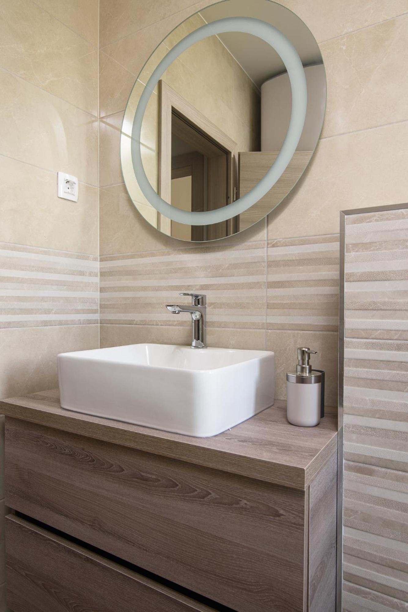 Barbara & Zoran With Free Parking And Heated Swimming Pool Apartman