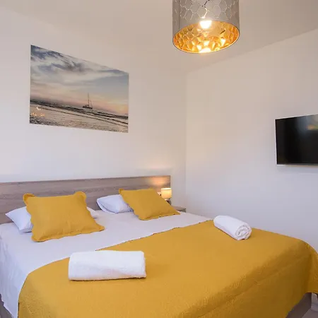 Villa Barbara & Zoran With Free Parking And Heated Swimming Pool Seget Vranjica Exterior photo