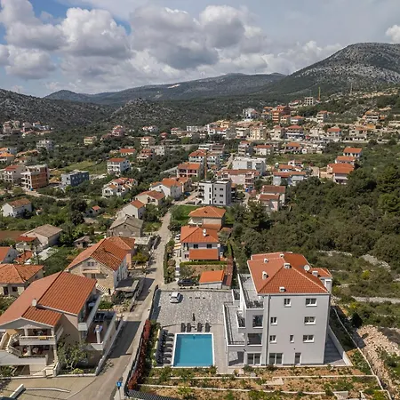 Villa Barbara & Zoran With Free Parking And Heated Swimming Pool Seget Vranjica Exterior photo