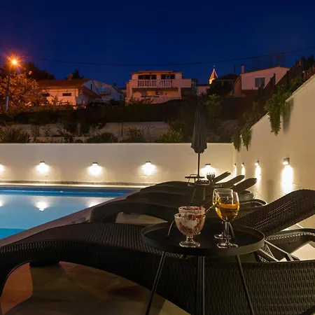Villa Barbara & Zoran With Free Parking And Heated Swimming Pool Seget Vranjica Exterior photo