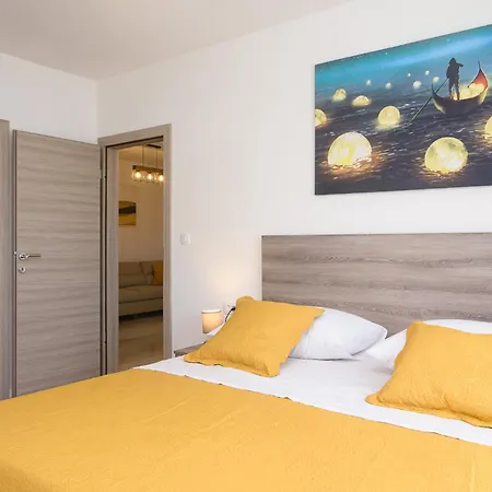 Villa Barbara & Zoran With Free Parking And Heated Swimming Pool Seget Vranjica Exterior photo