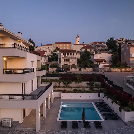 Villa Barbara & Zoran With Free Parking And Heated Swimming Pool Seget Vranjica Exterior photo