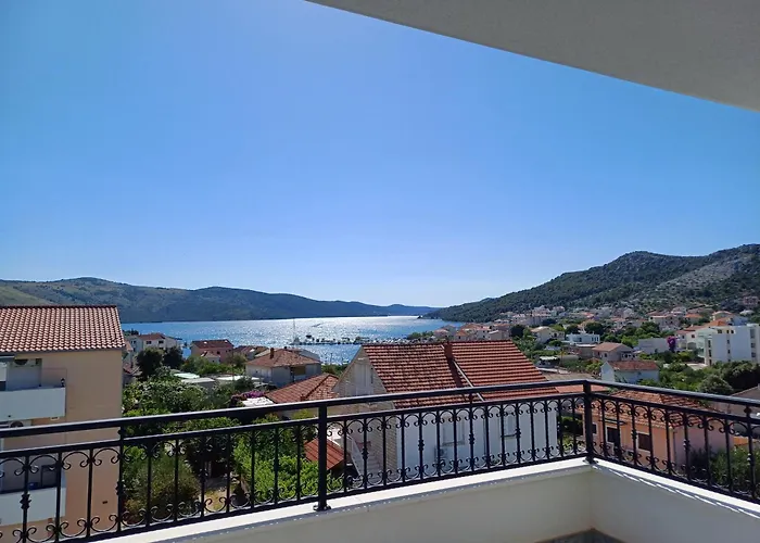 Villa Barbara & Zoran With Free Parking And Heated Swimming Pool
