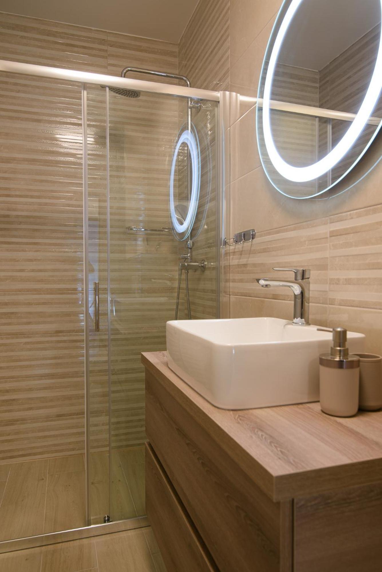 Apartment Barbara & Zoran With Free Parking And Heated Swimming Pool