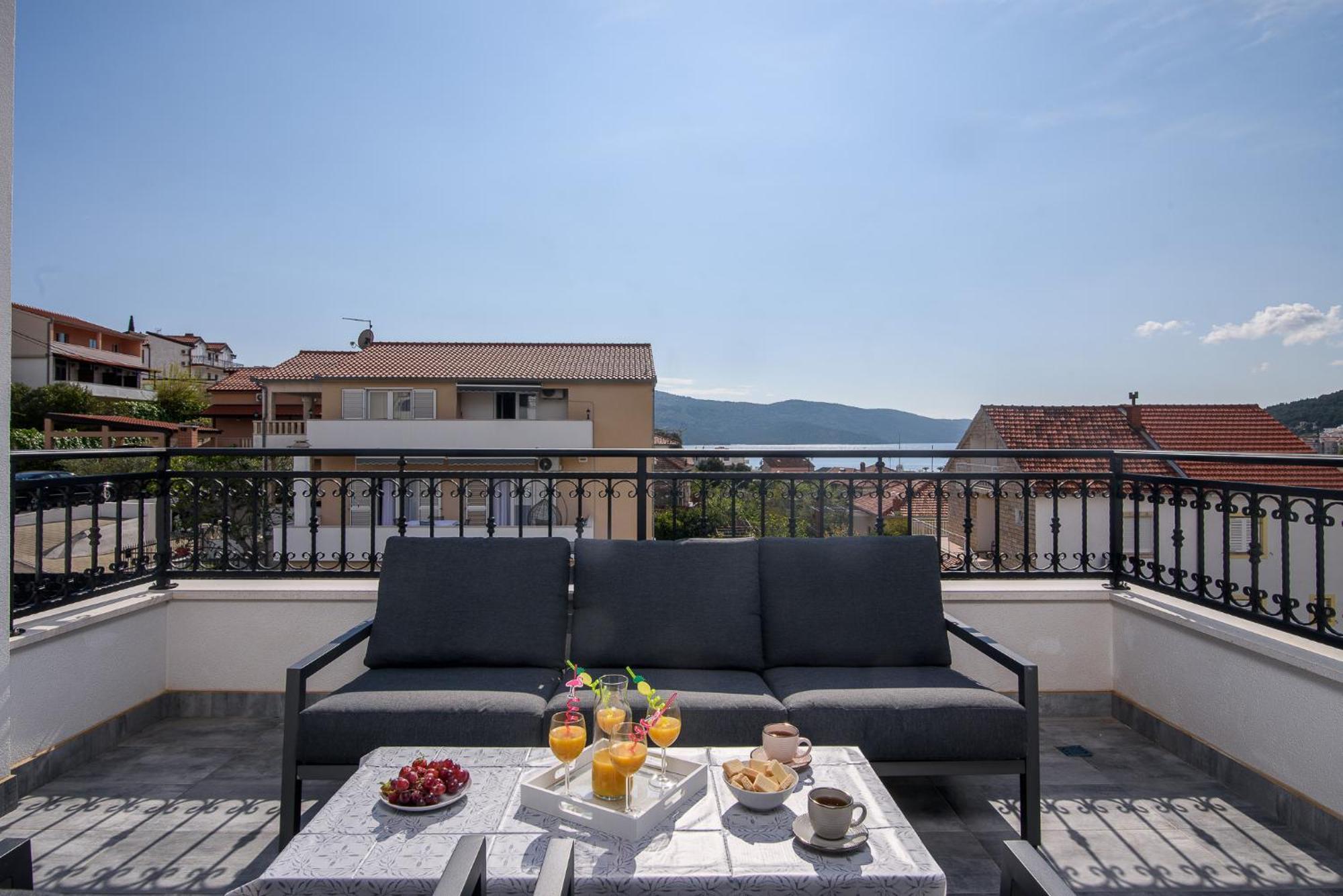 Barbara & Zoran With Free Parking And Heated Swimming Pool Seget Vranjica