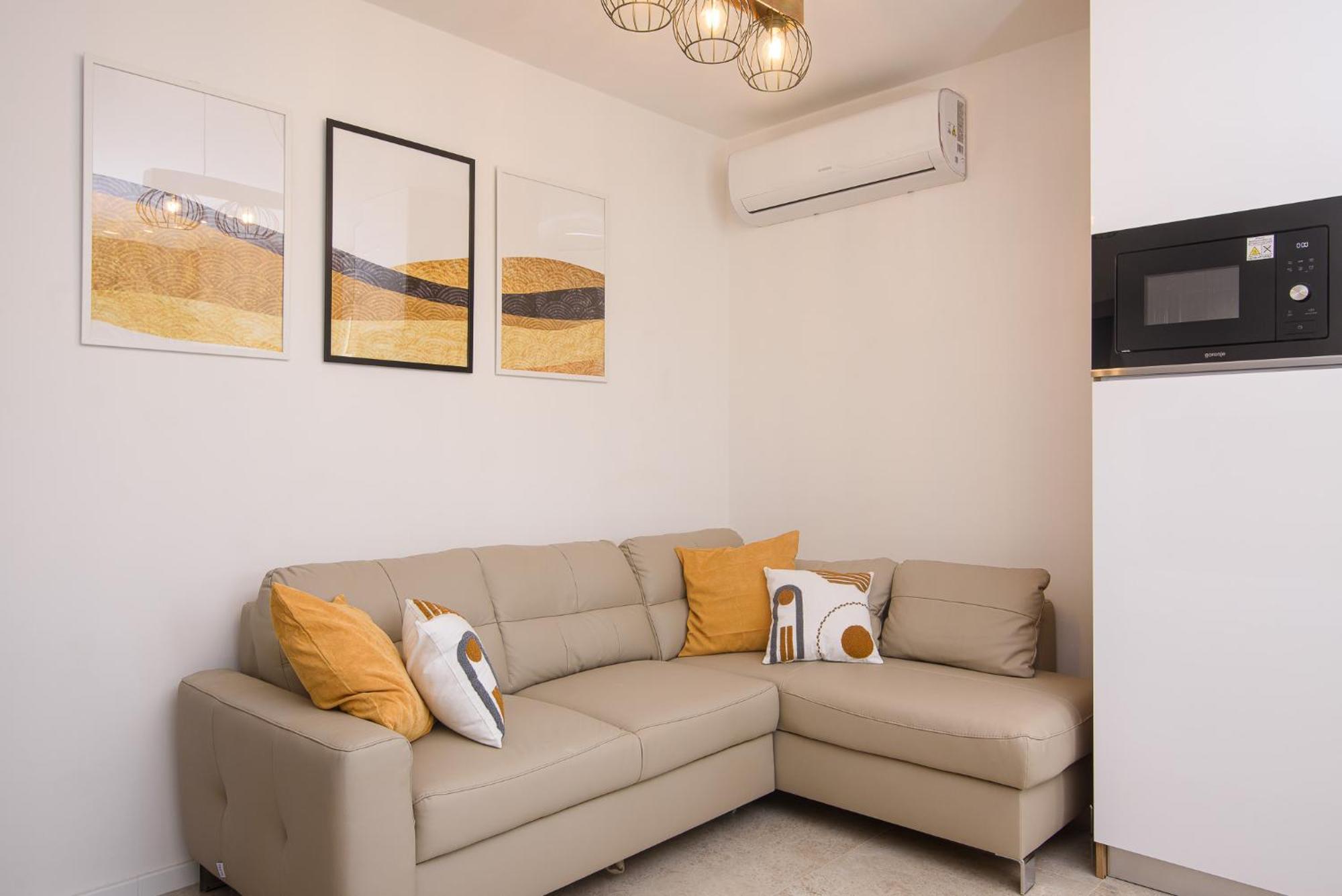 Apartment Barbara & Zoran With Free Parking And Heated Swimming Pool