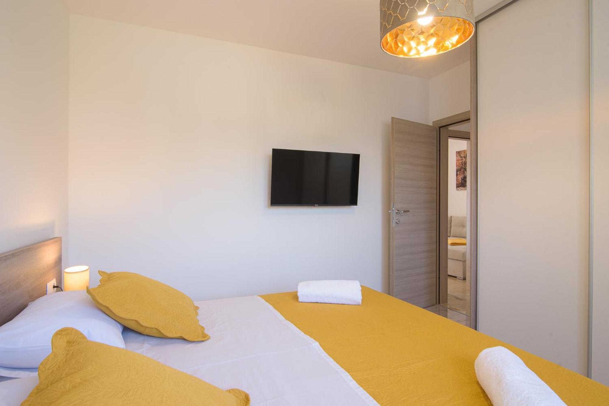 Apartment Barbara & Zoran With Free Parking And Heated Swimming Pool *