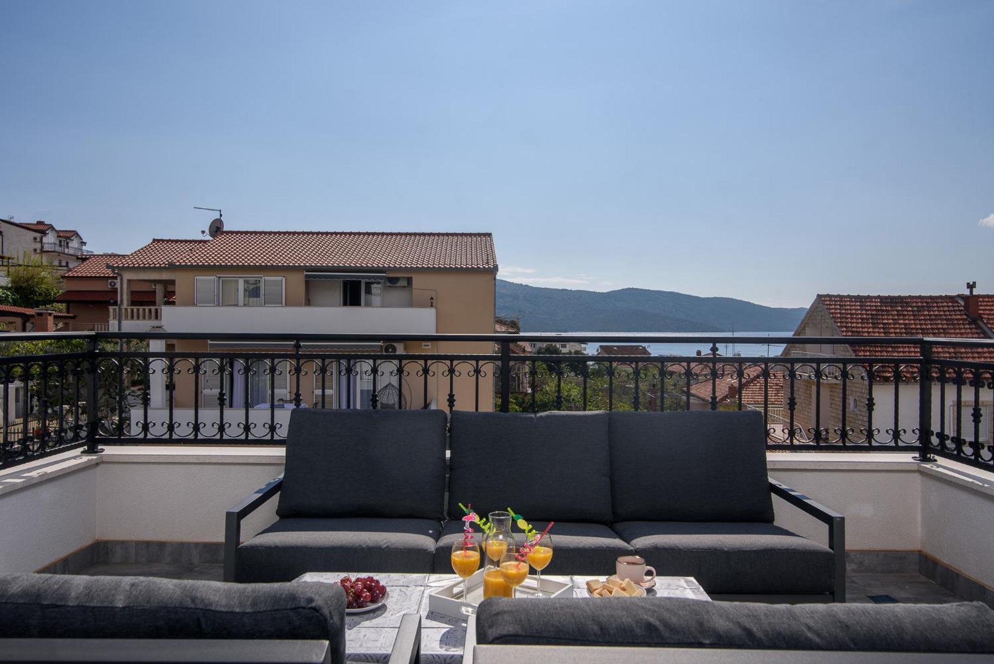 Barbara & Zoran With Free Parking And Heated Swimming Pool Apartment *