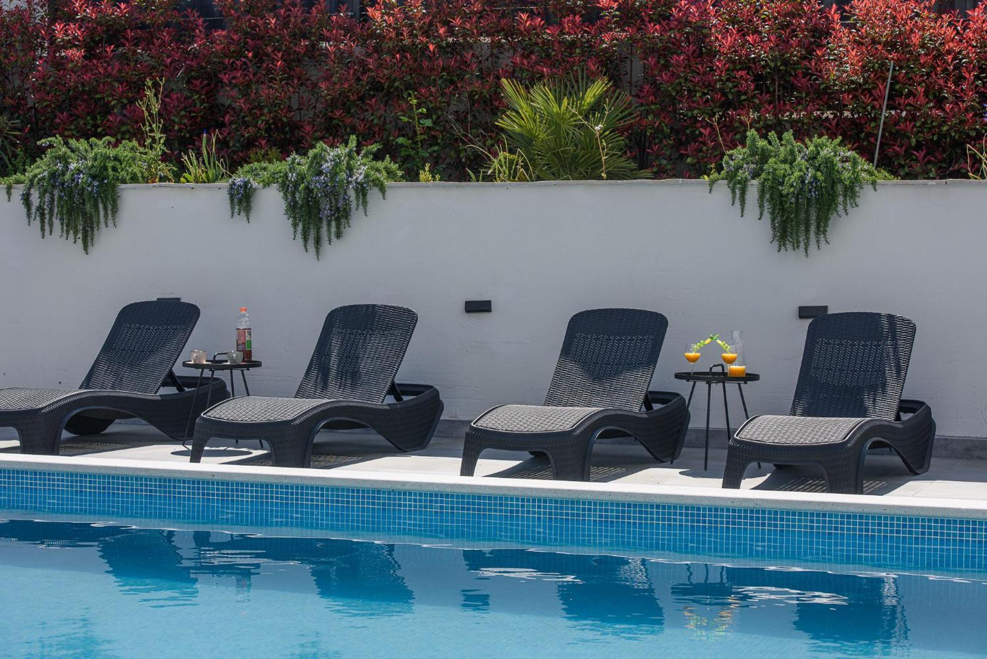 Apartment Barbara & Zoran With Free Parking And Heated Swimming Pool Seget Vranjica