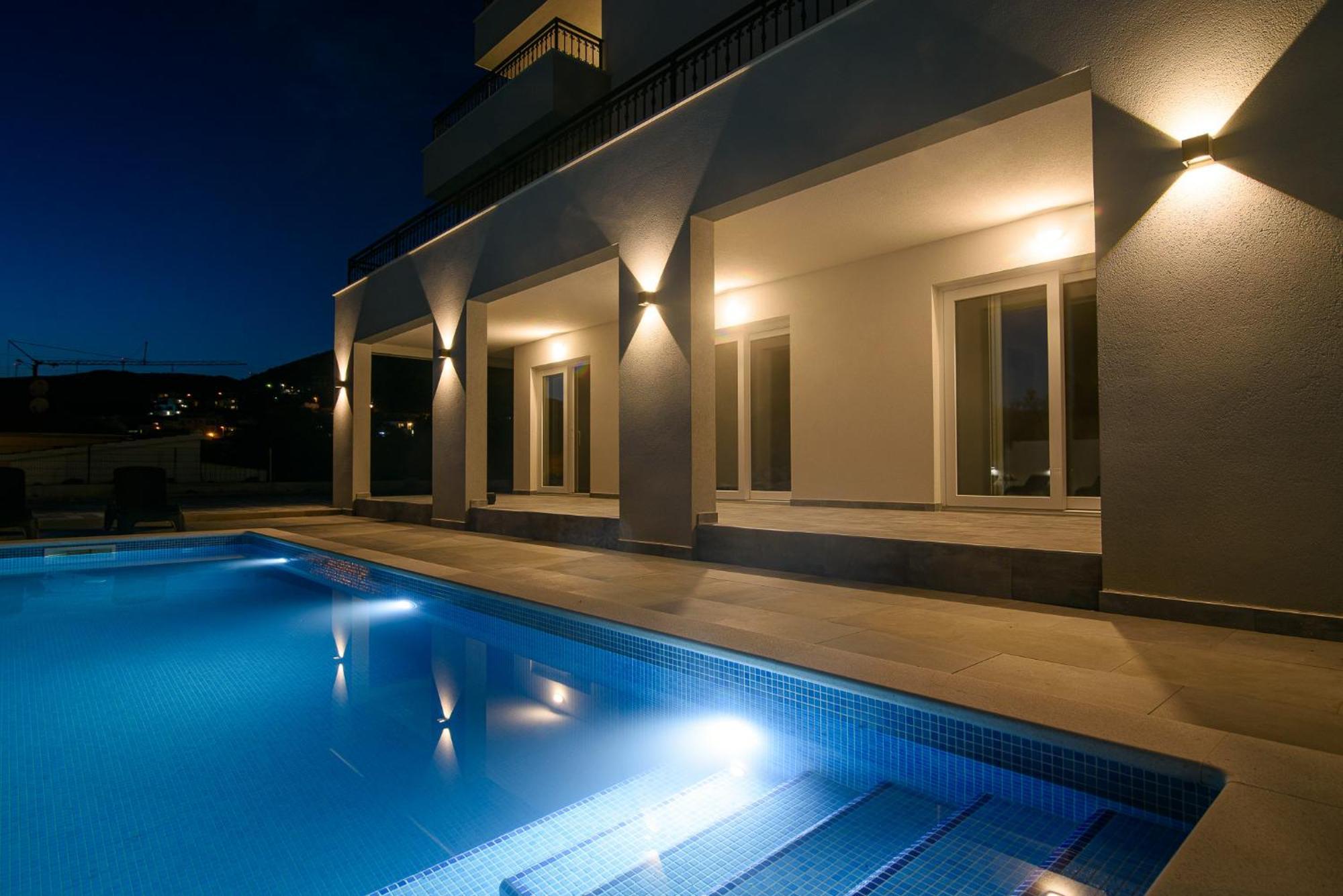 Apartment Barbara & Zoran With Free Parking And Heated Swimming Pool *