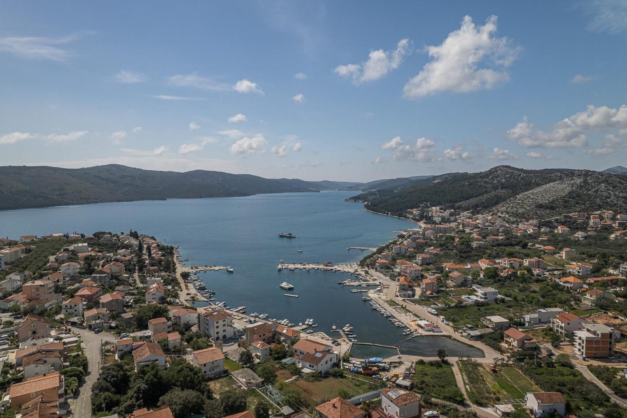 Barbara & Zoran With Free Parking And Heated Swimming Pool Apartment Seget Vranjica