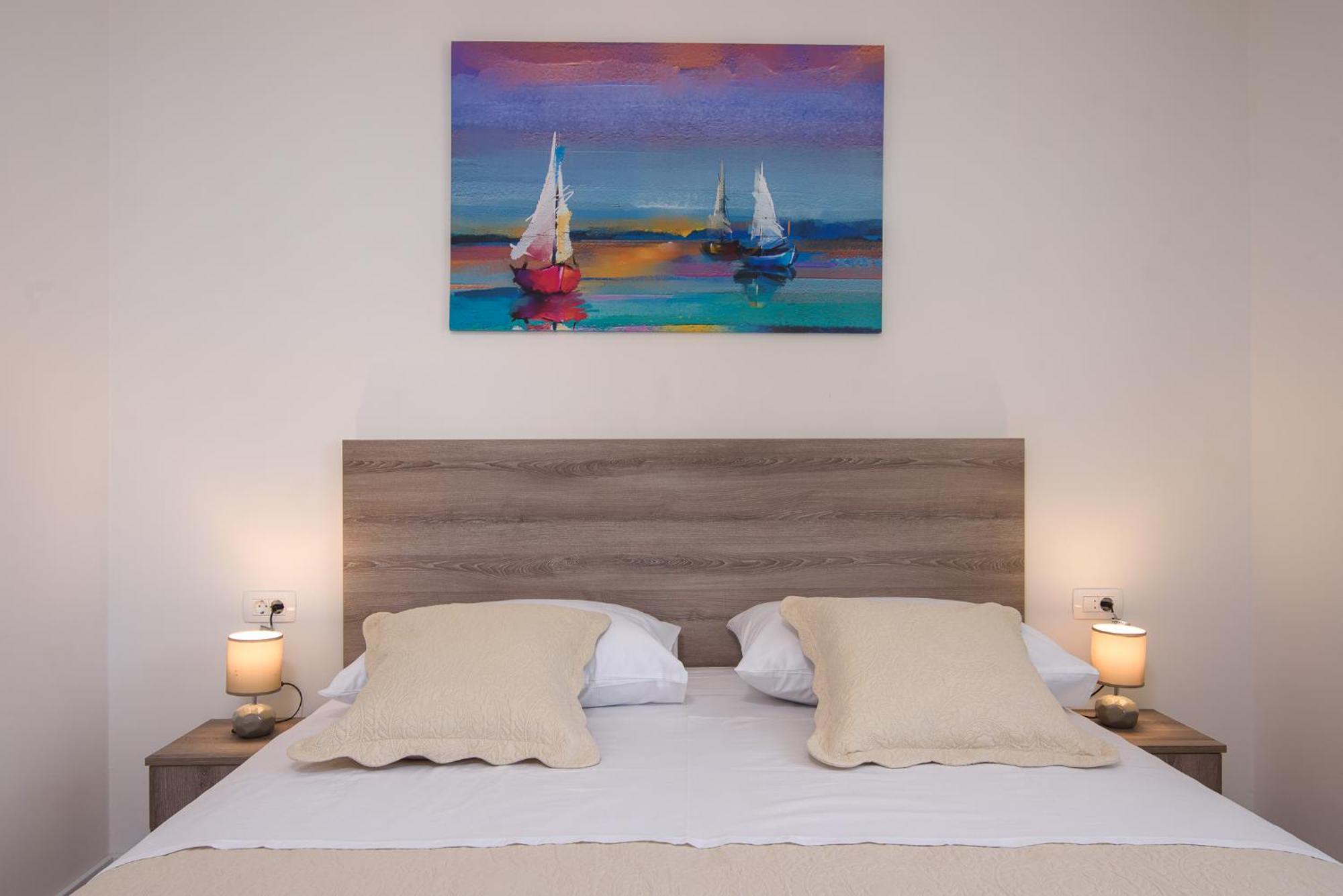 Barbara & Zoran With Free Parking And Heated Swimming Pool Apartment Seget Vranjica