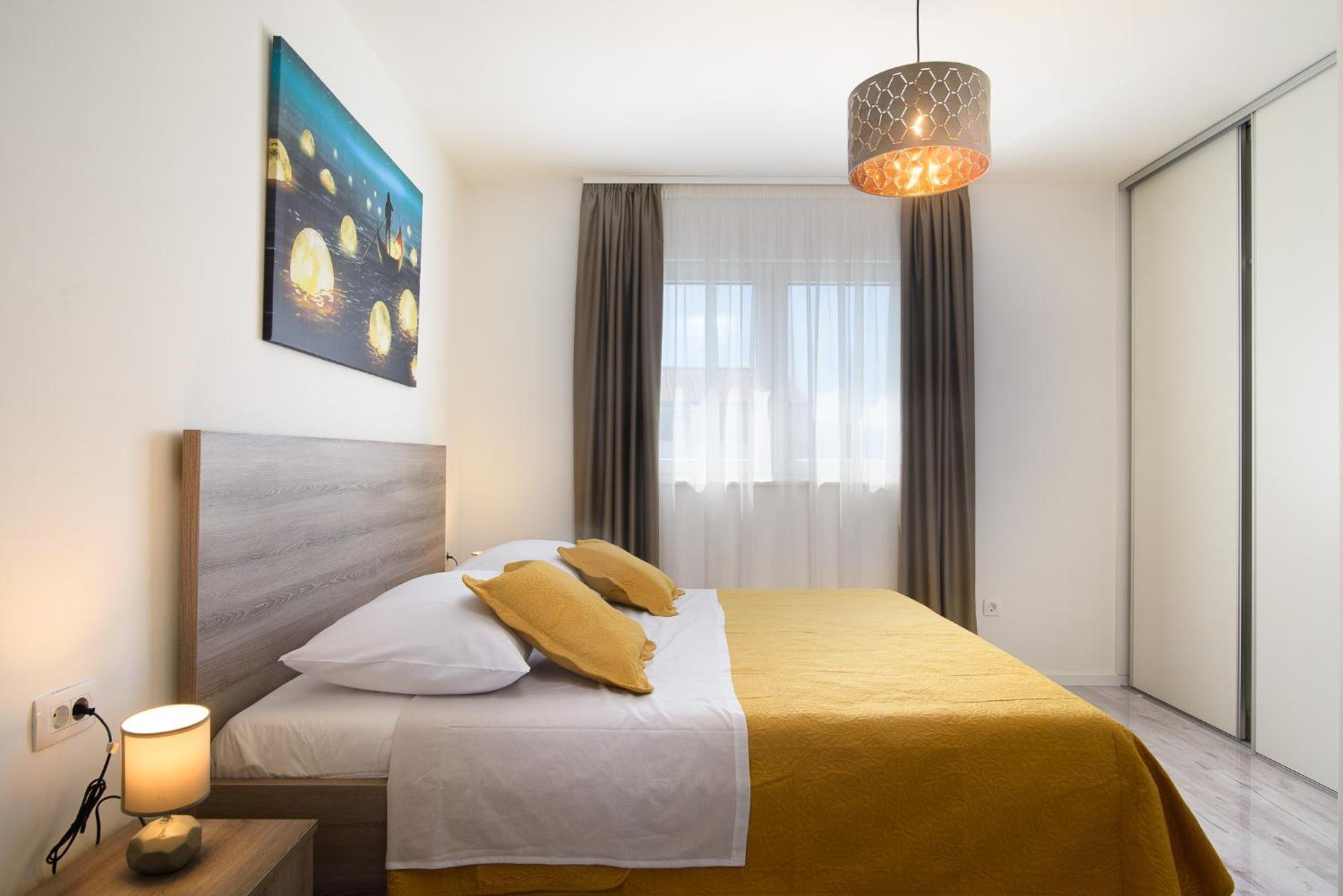 Barbara & Zoran With Free Parking And Heated Swimming Pool Apartment *