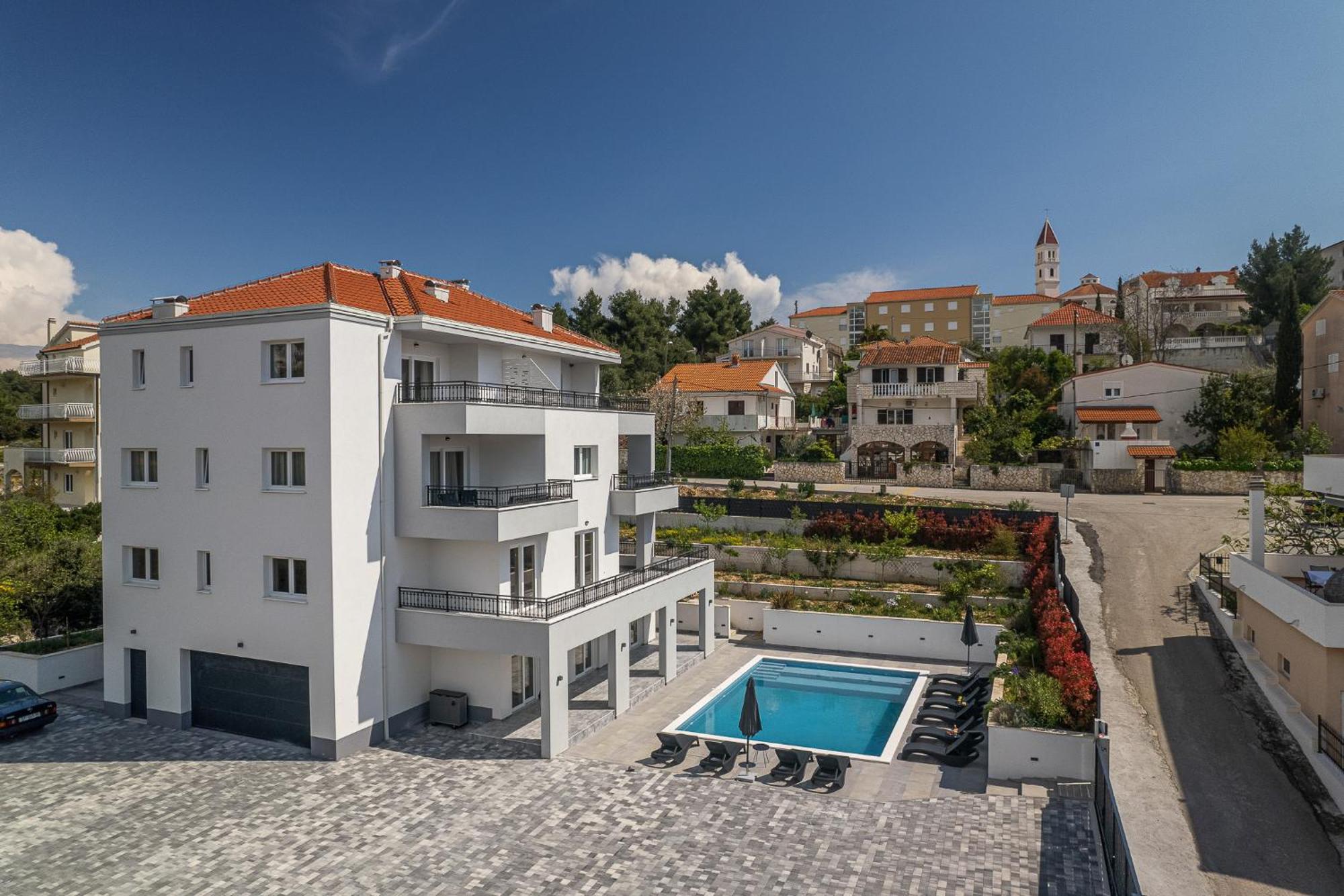 Barbara & Zoran With Free Parking And Heated Swimming Pool Apartment Seget Vranjica