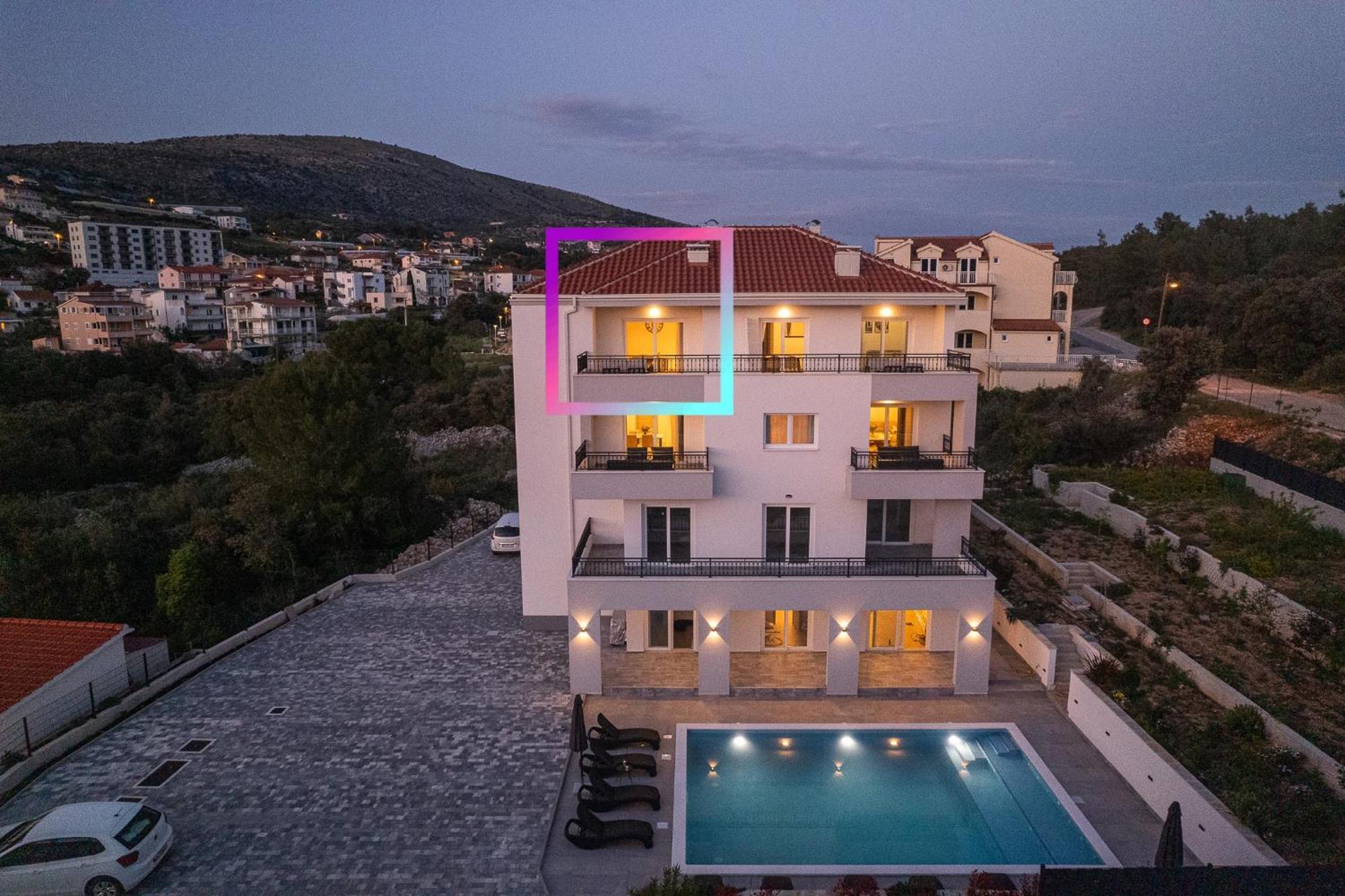 Barbara & Zoran With Free Parking And Heated Swimming Pool Seget Vranjica
